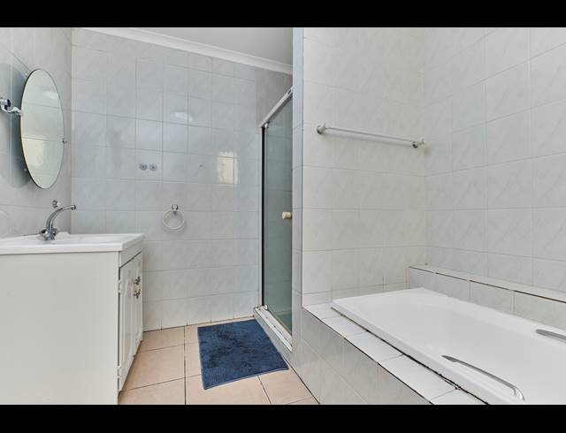 2 BEDROOM SIMPLEX FOR SALE IN PRESIDENT RIDGE